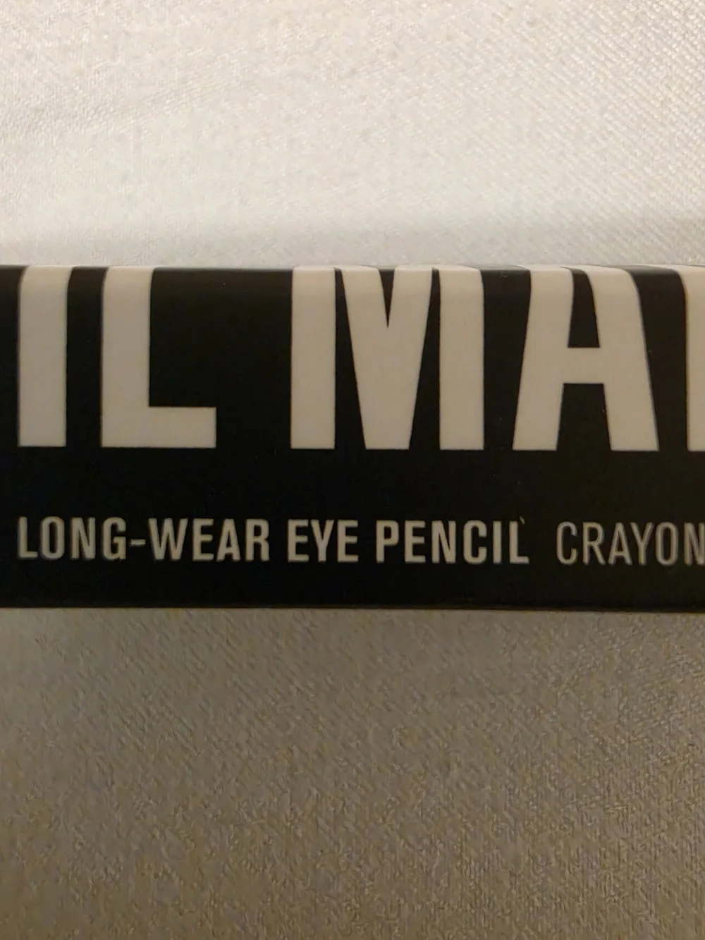IL MAKIAGE Long-Wear Eye Pencil in Black